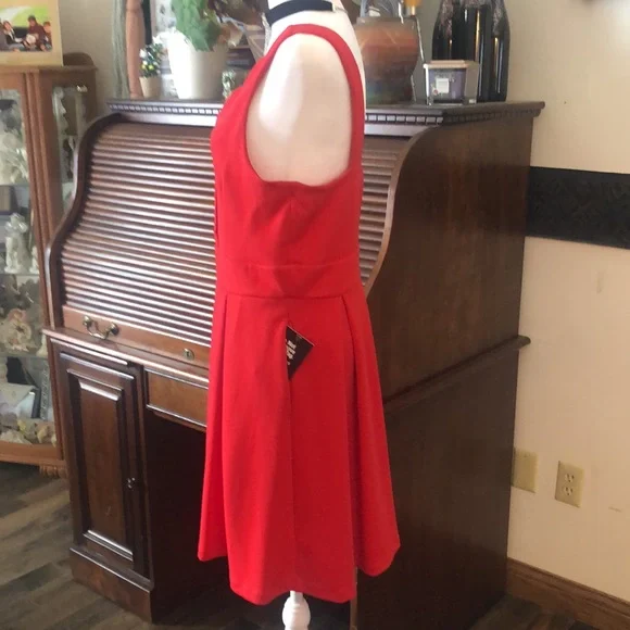 Lipstick Red Express Mini - Picture 11 of 15